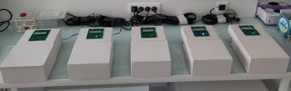 Five MiniRead units at work