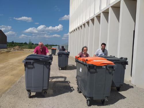 La directrice de l'IDEEV fait les poubelles !